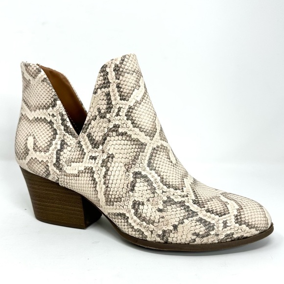 SO° Barb Bone Women's Snake Ankle Boots - Picture 2 of 13